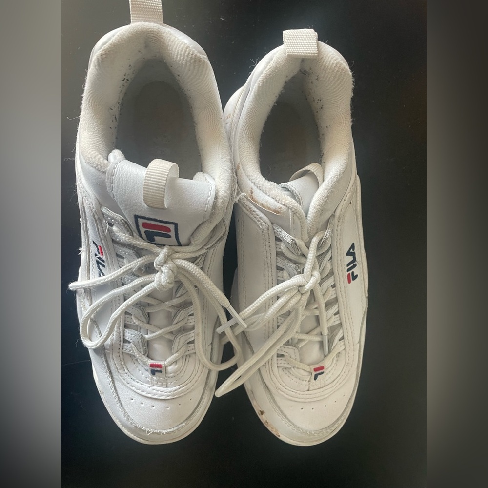 Fila size women’s 7 athletic shoes